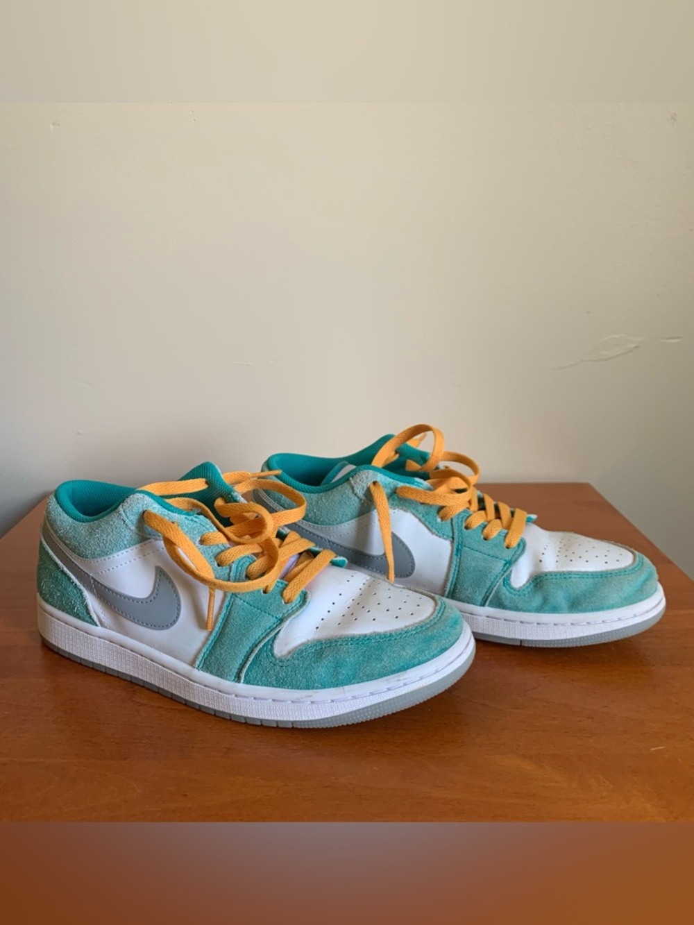 Nike Air Jordan 1 Low SE “New Emerald” Sneaker